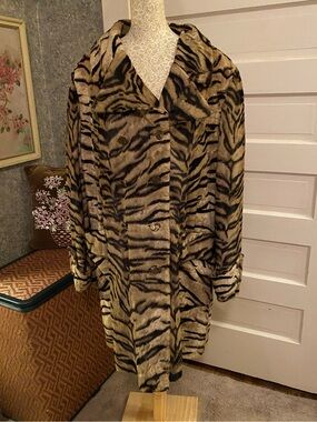 Vintage Faux Fur Tiger-Print Coat in Brown and Black Donnybrook Jageela sz XL